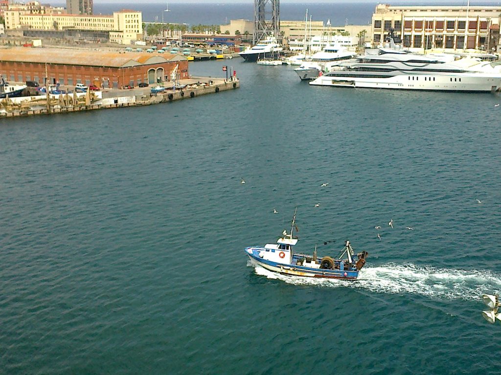 Barcelona Hafen Fischerboot