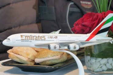 Fly Emirates - mit dem A-380 von Barcelona nach Dubai 1