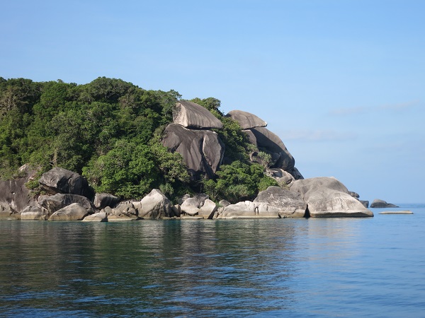 Similan Islands Diving - Insel Felsen