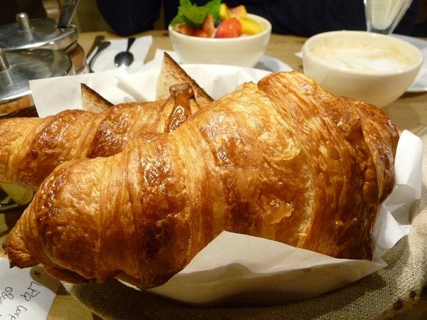 Croissants Le pain quotidien Cafe Paris