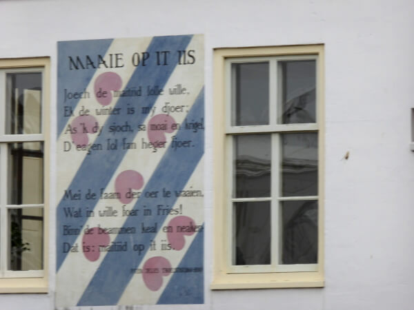 gedichten op de muur leiden niederländisch