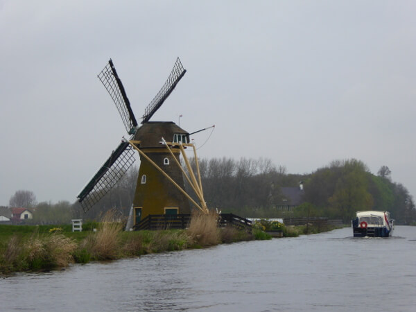 windmühle am Kanal Holland