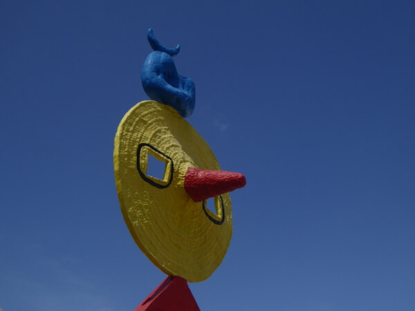 miro museum barcelona la caresse d'un oiseau skulptur