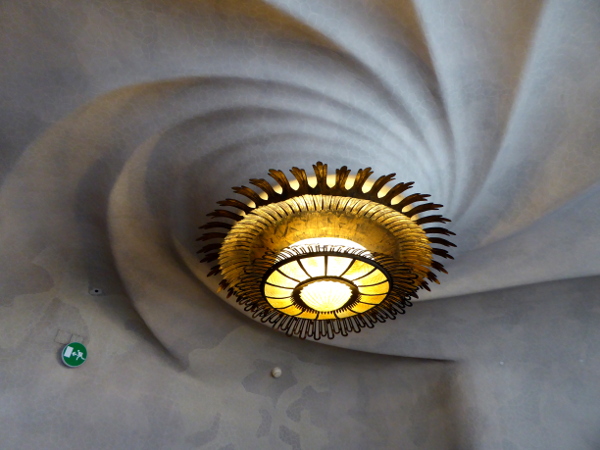 Casa Batllo Gaudi Decke Lampe