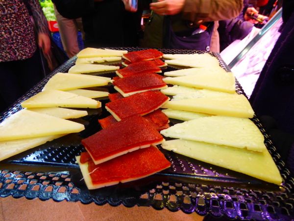 Food tour Gracia Barcelona queso Markt