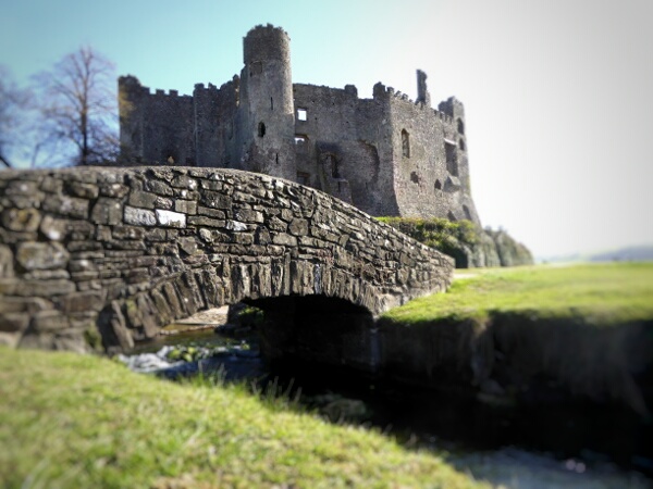 Laugharne Castle Wales mit Brücke-02