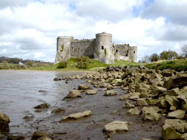 Wales Carew Castle vom Wasser aus
