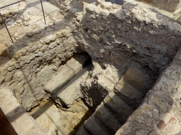 ausgrabungen römische Therme Caldes de Malavella Freibeuter Reisen