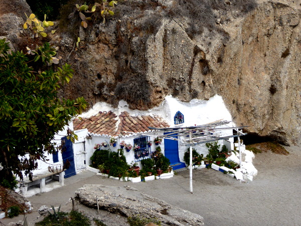 nerja-kleines-haus-am-strand-freibeuter-reisen