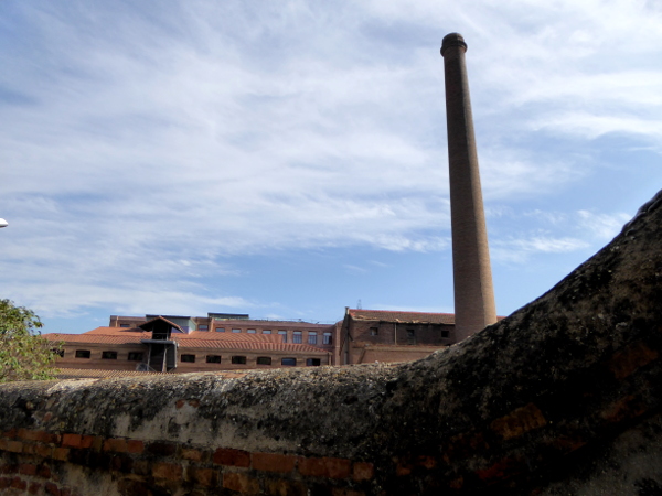 ehemalige-textilfabrik-colonia-gueell-barcelona-freibeuter-reisen