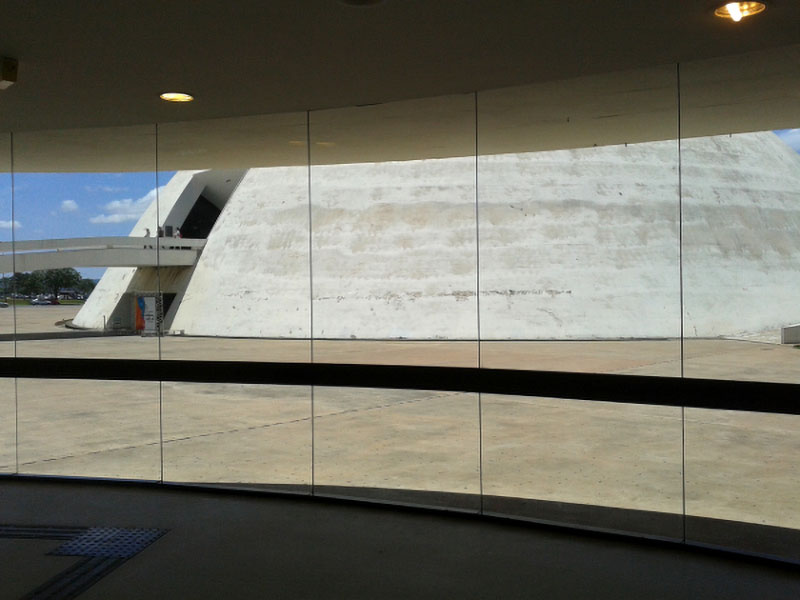 Brasilia Museo Nacional freibeuter reisen Brasilien.