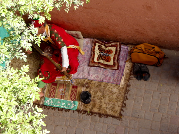 musiker in den souks suq marrakesch freibeuter reisen