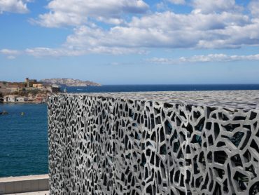 struktur beton Architektur MUCEM Marseille freibeuter reisen