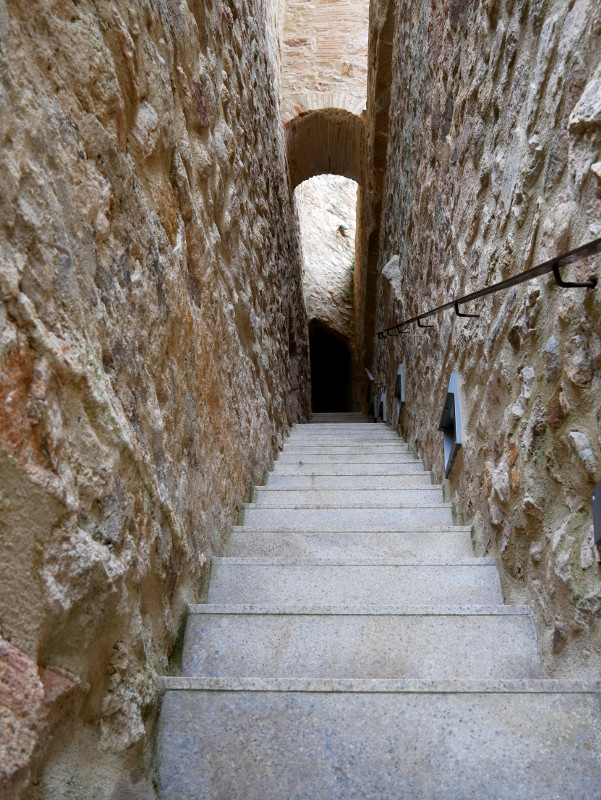 Treppe Turm Kloster Sant feliu de Guixols Monestir freibeuter reisen