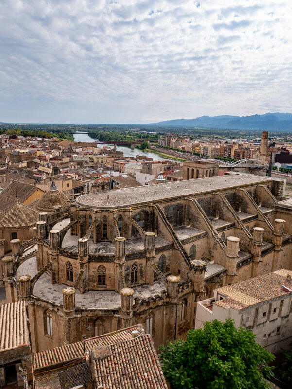 tortosa blick vonder burg auf die kathedrale