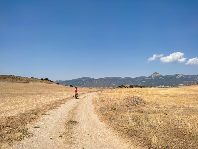 Duerre Wuestenlandschaft in Provinz Huesca Aragon Jakobsweg