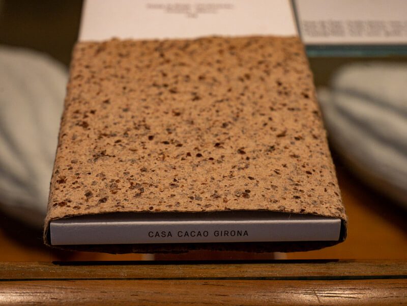 casa cacao girona papier aus der Schale der Kakaobohnen