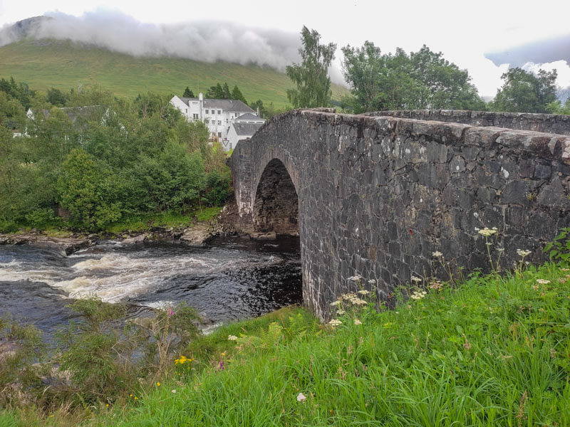 Bruecke in Bridge of Orchy in den Schottischen Highlands