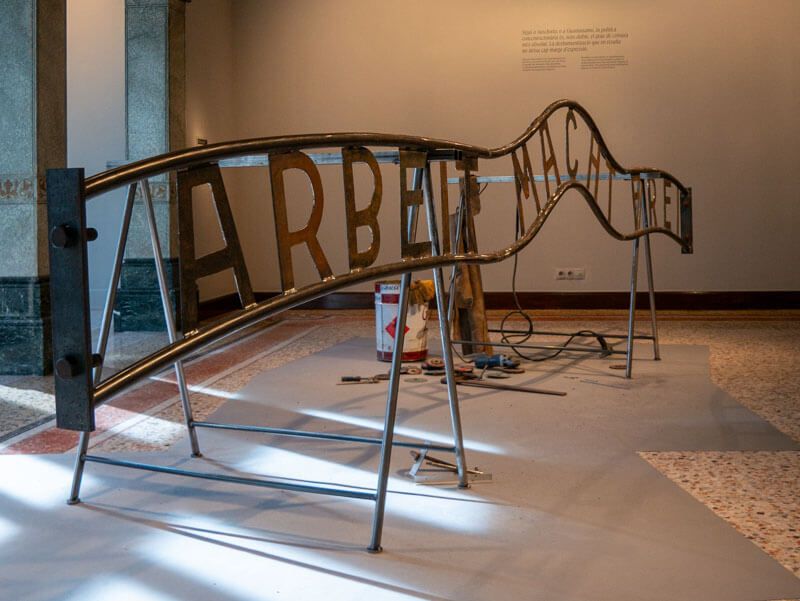 arbeit macht frei zensur