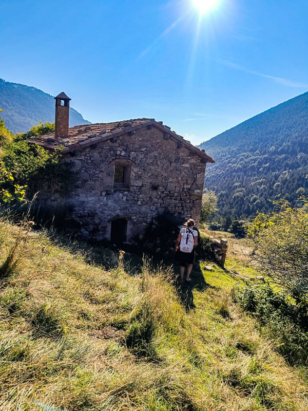 in den Ruinen von Peguera