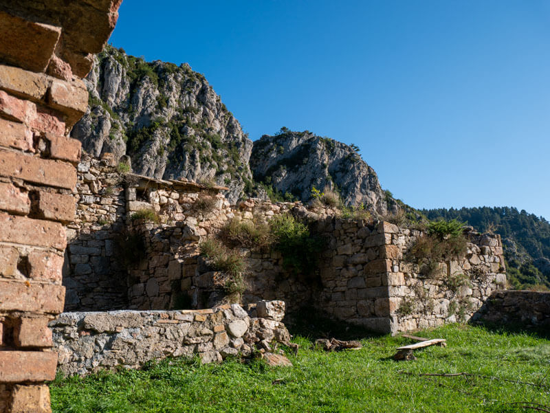 Peguera, pueblo abandonado, verlassenes Dorf im Berguedà