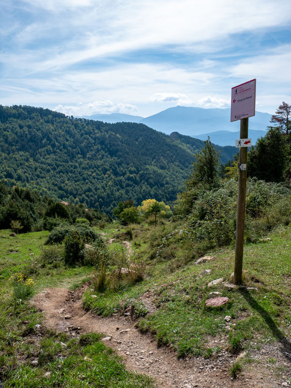 Hinweisschild Refugi