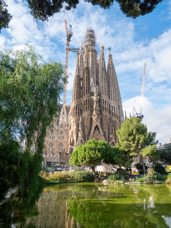 Wann wird die Sagrada Familia fertig? Sagrada Familia aktuelle Bilder 11-2025